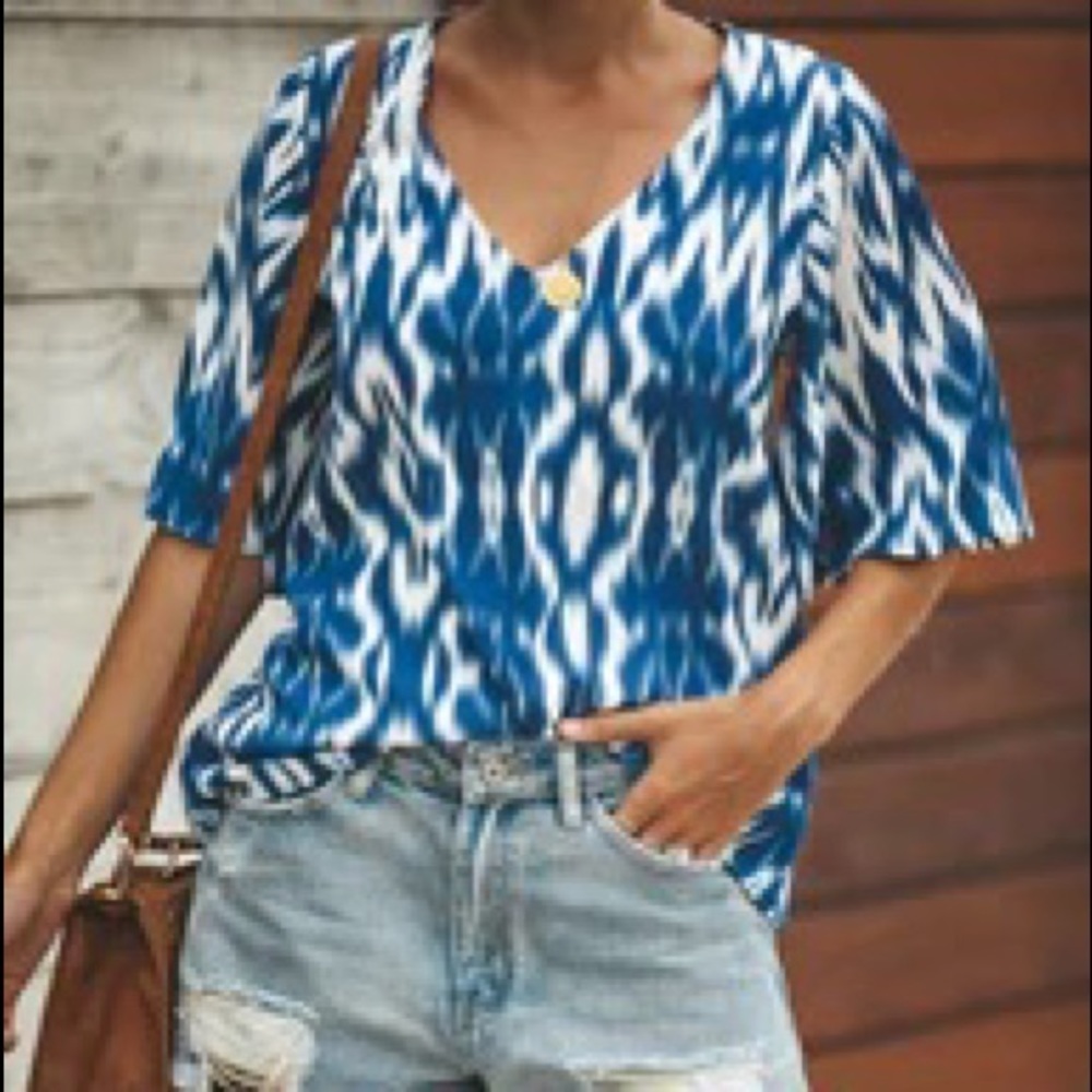 Vici V-Neck Mahalo Blouse - Blue